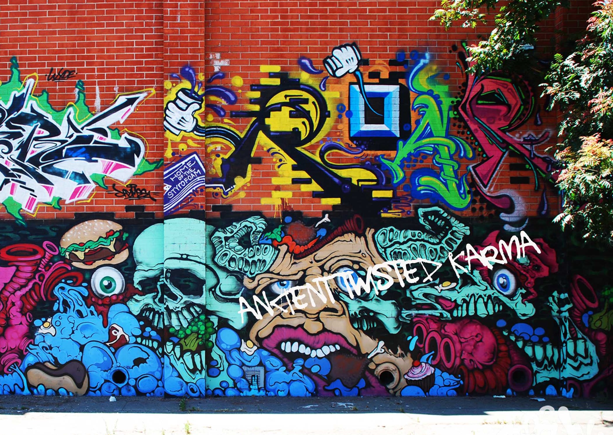 Изрисованные стены. Разрисованные стены. Граффити на стене. Красивые граффити. Разрисованные стены на улице.