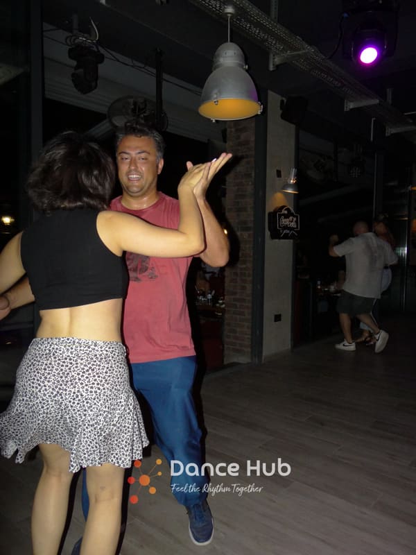 DANCEHUB-002018.jpg