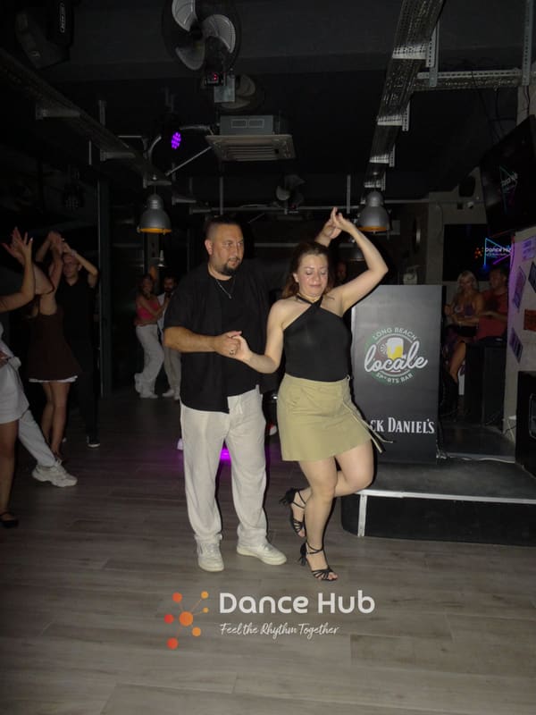 DANCEHUB-002022.jpg