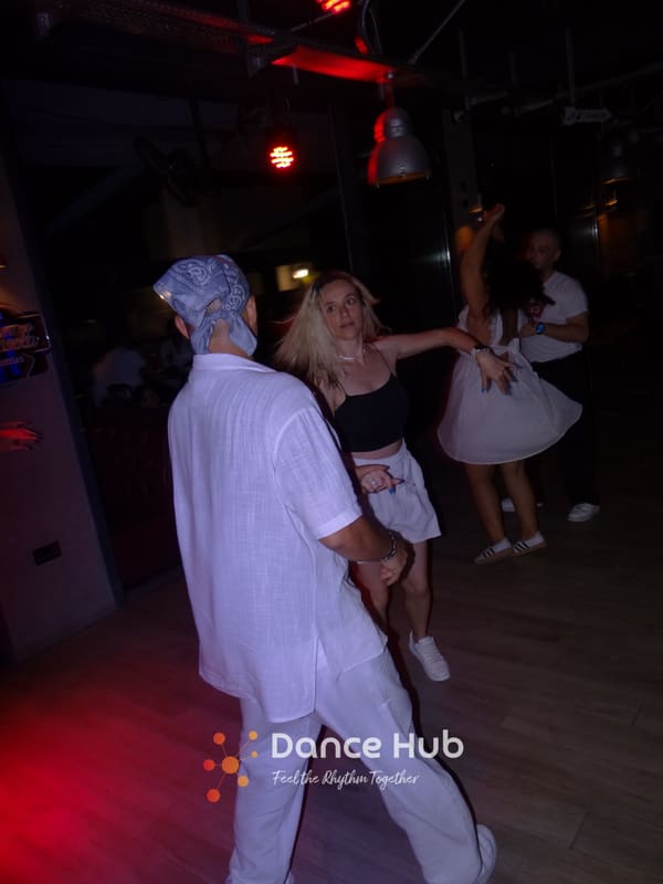 DANCEHUB-004331.jpg