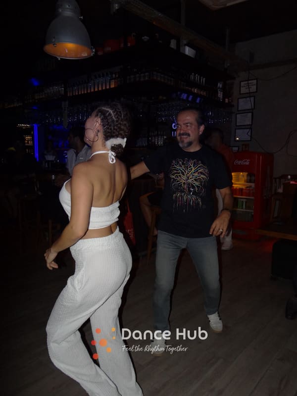 DANCEHUB-002853.jpg