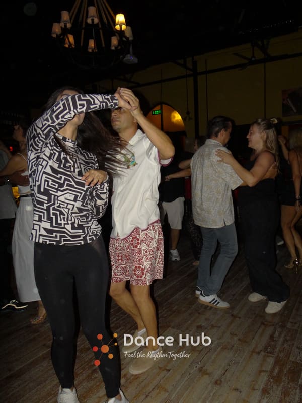 DANCEHUB-002945.jpg