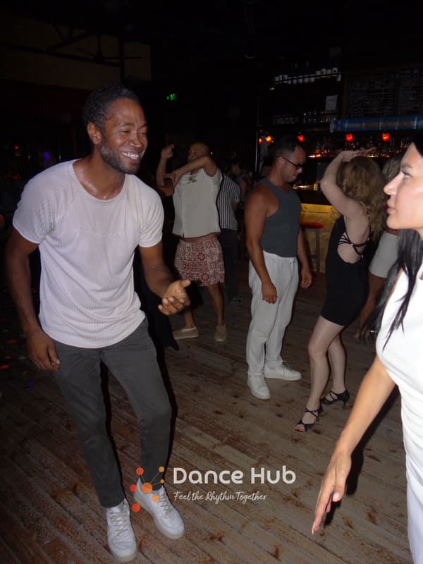 DANCEHUB-002981.jpg
