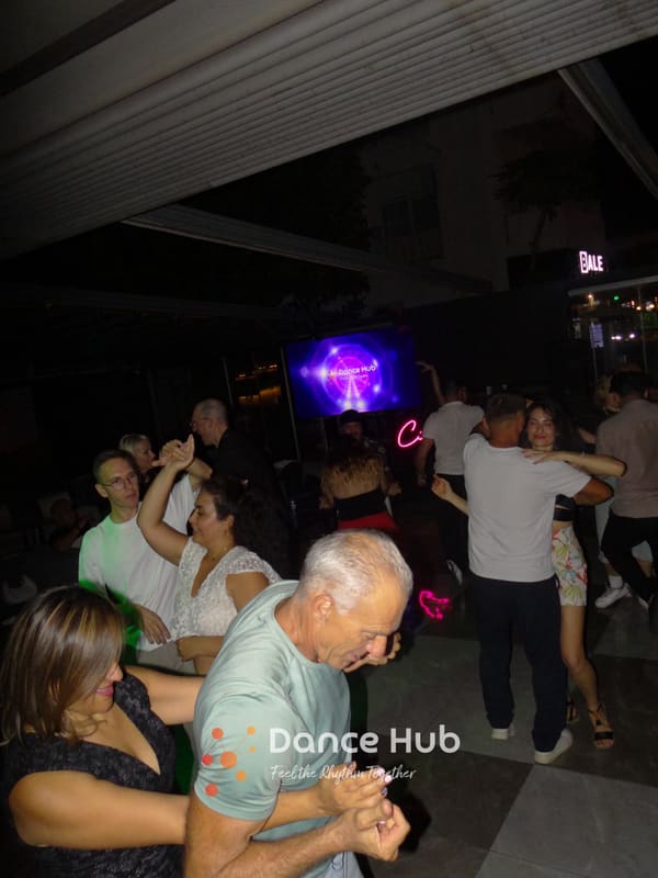 DANCEHUB-005150.jpg