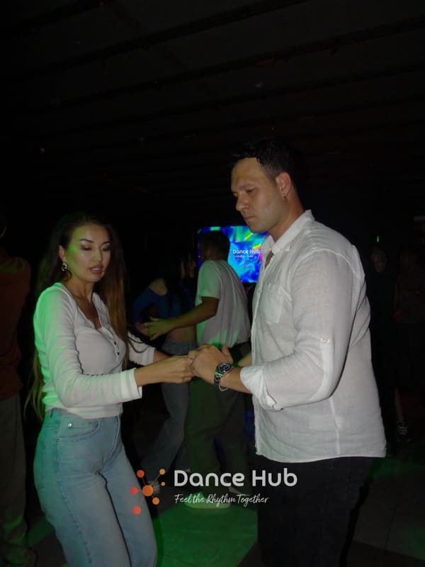 DANCEHUB-005714.jpg