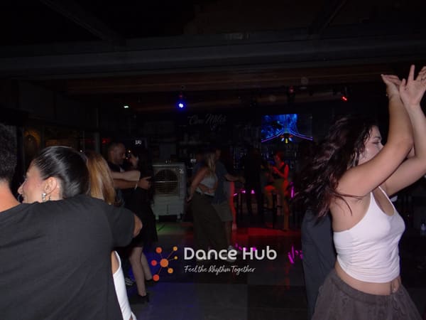 DANCEHUB-003221.jpg