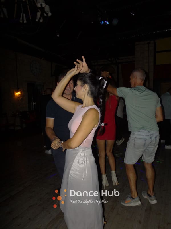 DANCEHUB-005437.jpg
