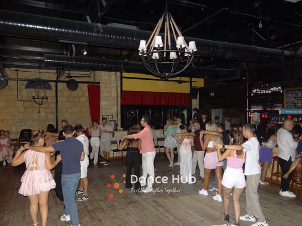 DANCEHUB-004682.jpg