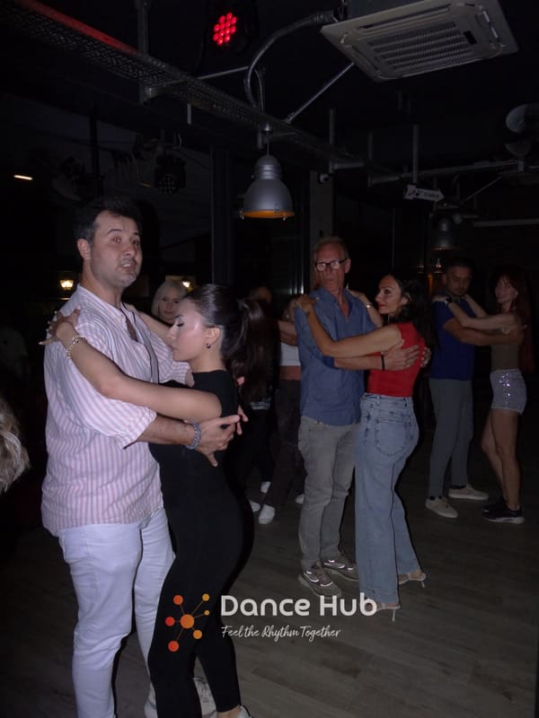 DANCEHUB-000991.jpg