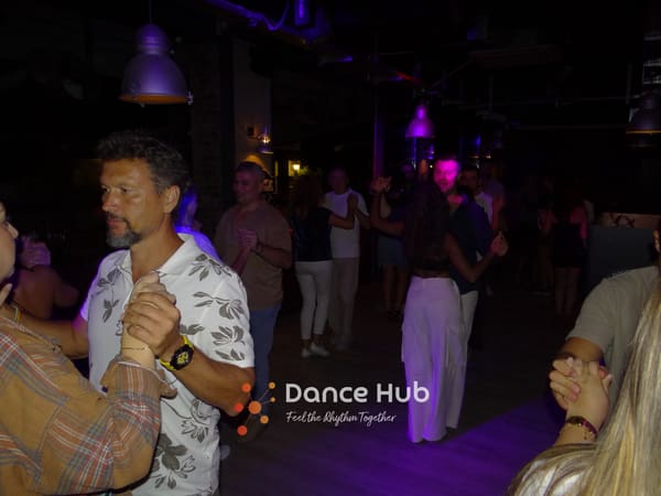 DANCEHUB-005814.jpg
