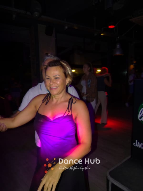 DANCEHUB-005817.jpg