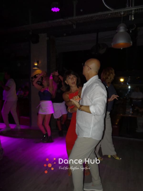 DANCEHUB-005841.jpg
