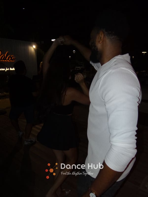 DANCEHUB-003843.jpg