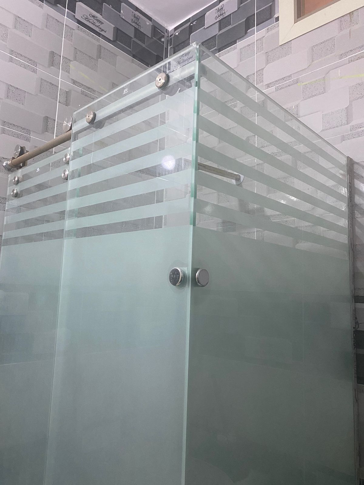 زجاج سكوريت 