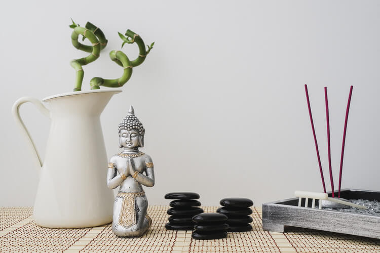 Astrology and Feng Shui: Aligning Your Space with Cosmic Energies