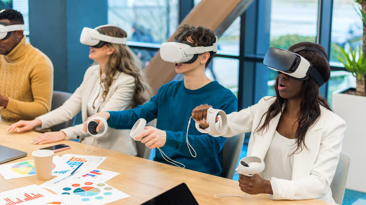 Astrology and Virtual Reality: Navigating Digital Spaces with Zodiac Wisdom