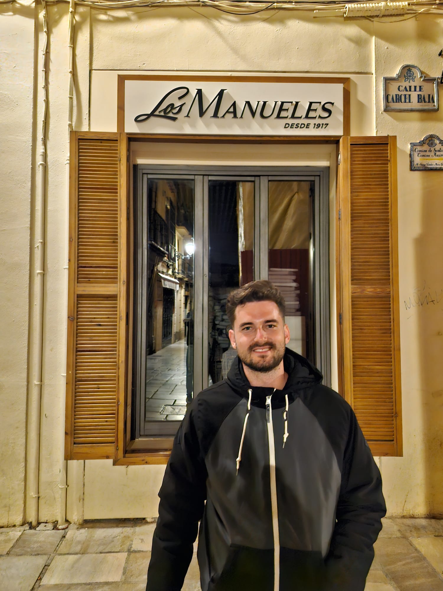 Manueles22 profile