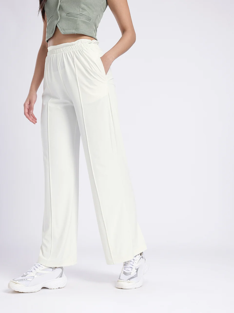 Women Checked Loose Fit Trouser - View 3