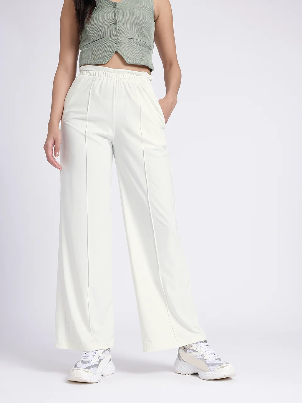 Women Checked Loose Fit Trouser - View 4