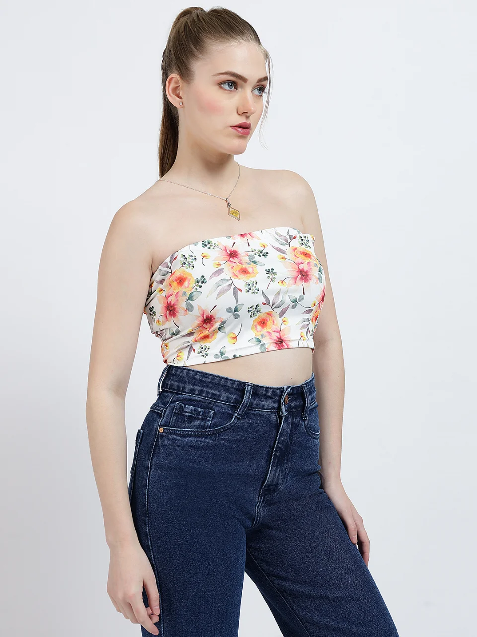 Women Floral Printed Tube Top - View 3