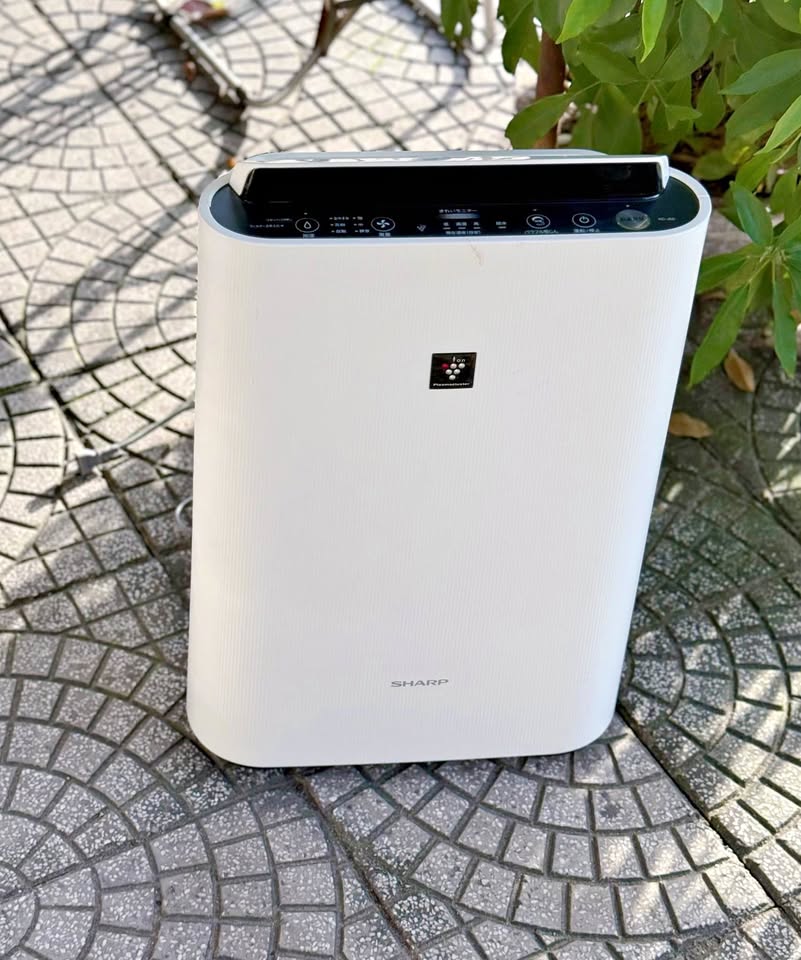 Sharp KC B50 Air Purifier 1