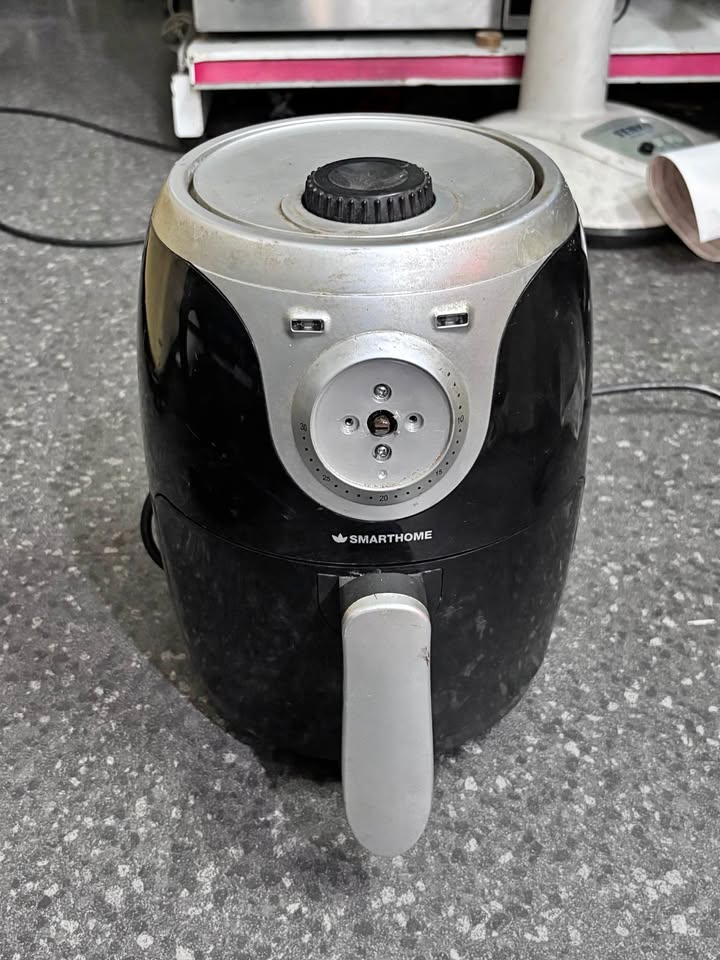 Mini air fryer 1