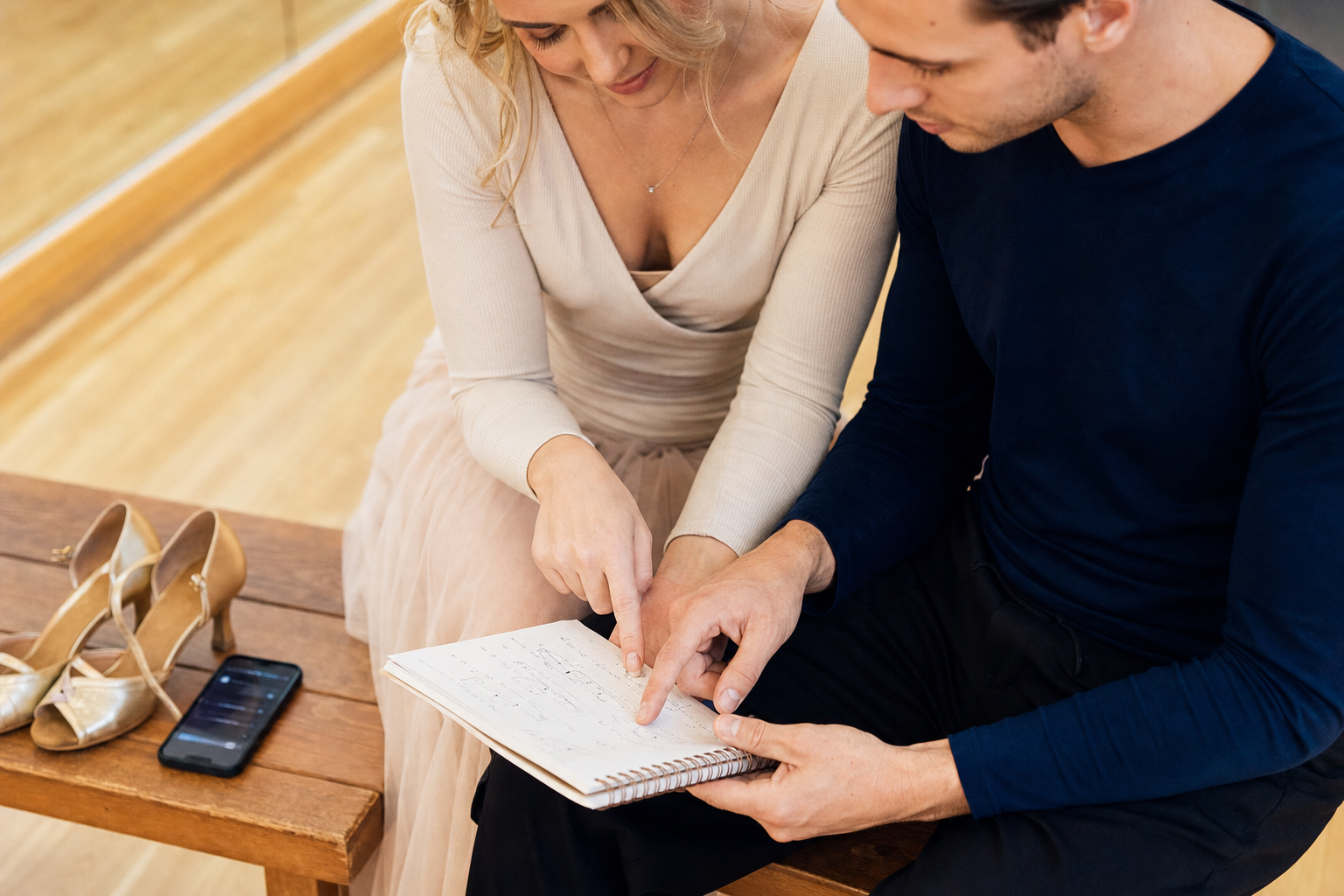 Para planuje muzykę i choreografię do pierwszego tańca