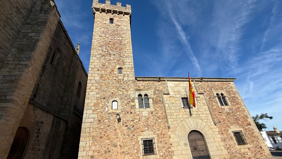 Palacio de los Cáceres-Ovando