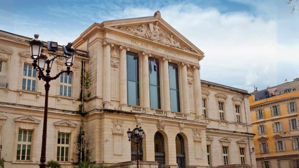 Plaza del Palacio de Justicia