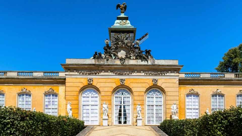 Nuevas Cámaras y Molino Histórico