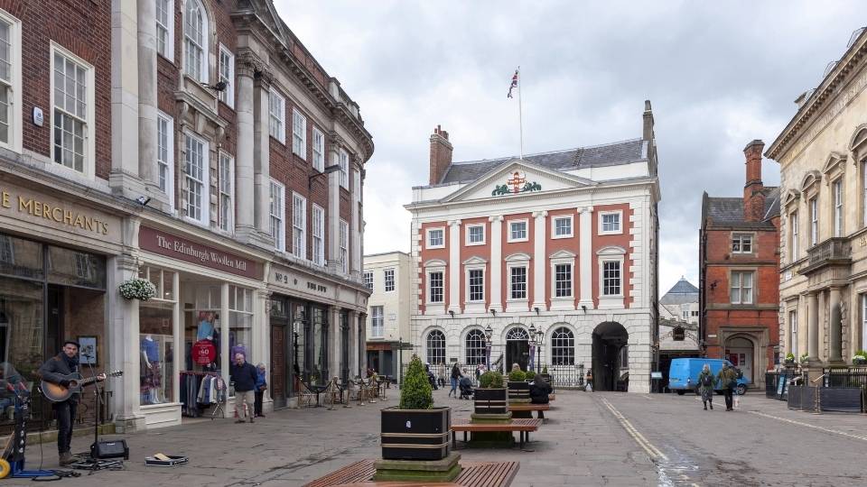 Place Sainte-Hélène et Guildhall