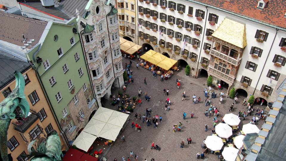 Herzog-Friedrich-Straße y Ayuntamiento histórico