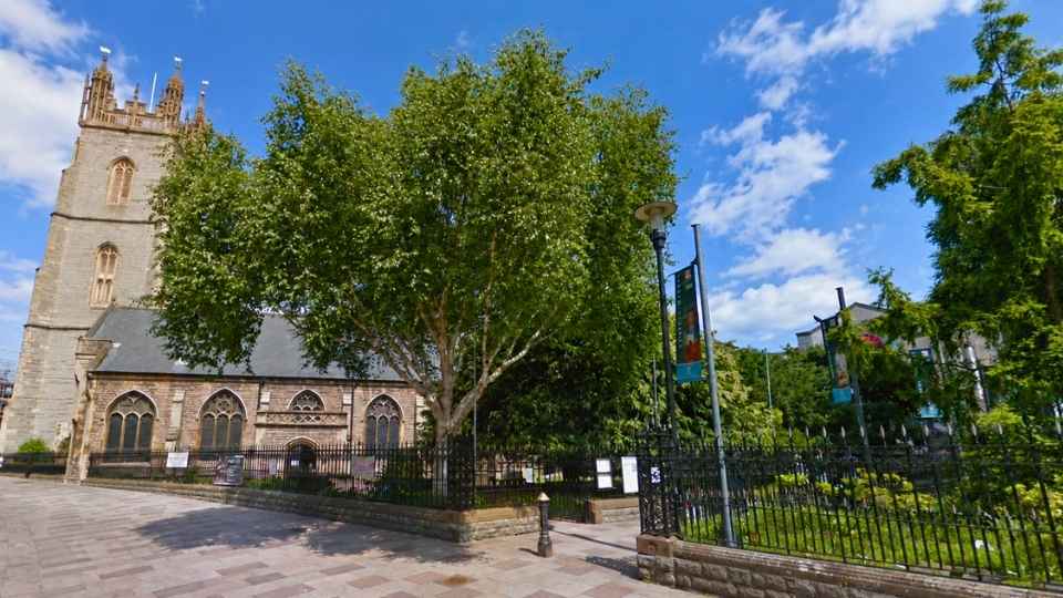 Chiesa di San Giovanni Battista, Vicolo dei Morti e Vecchia Biblioteca