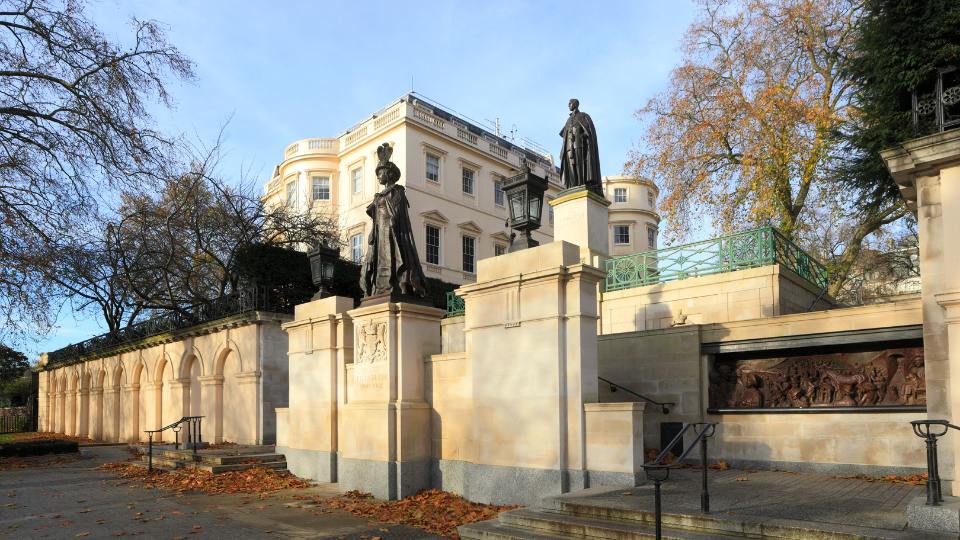 Monumento al Rey Jorge VI y la Reina Isabel