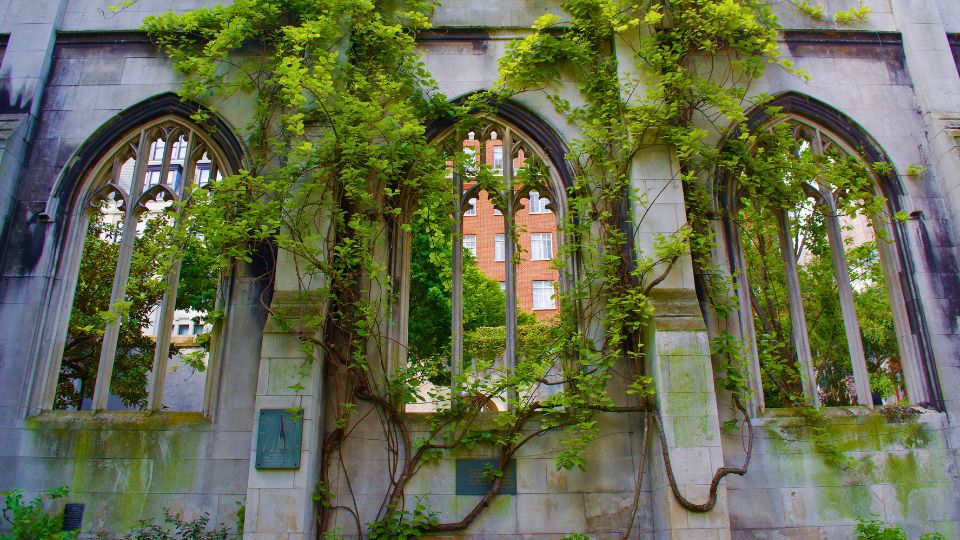 St Dunstan in the East Church Garden