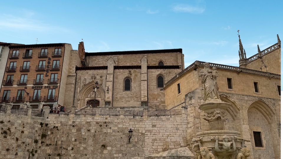 Church of San Nicolás and Coronería Gate