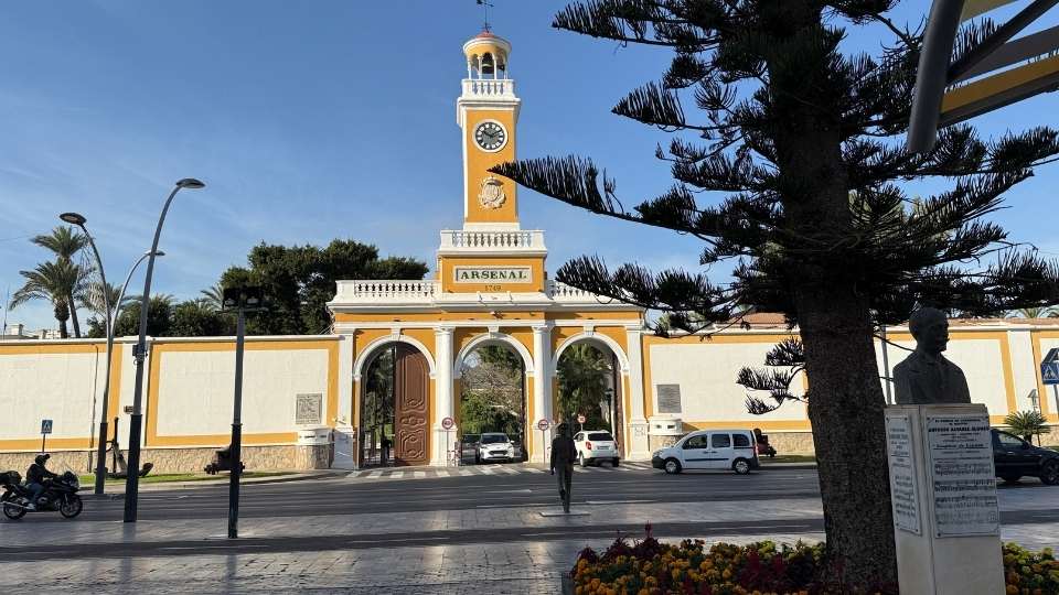 Puerta del Arsenal Militar