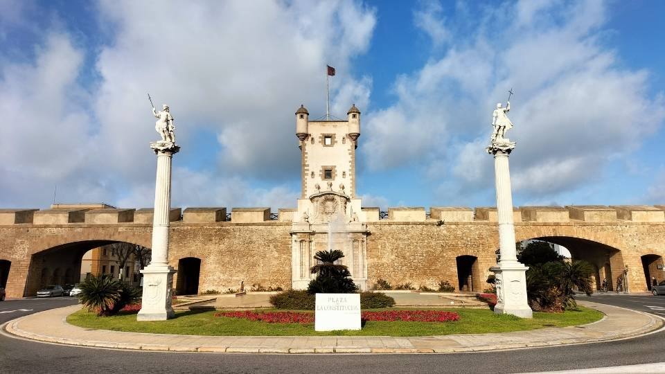 Puerta de Tierra e i suoi bastioni