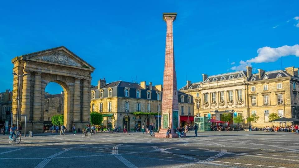 Porte d'Aquitaine und Place de la Victorie