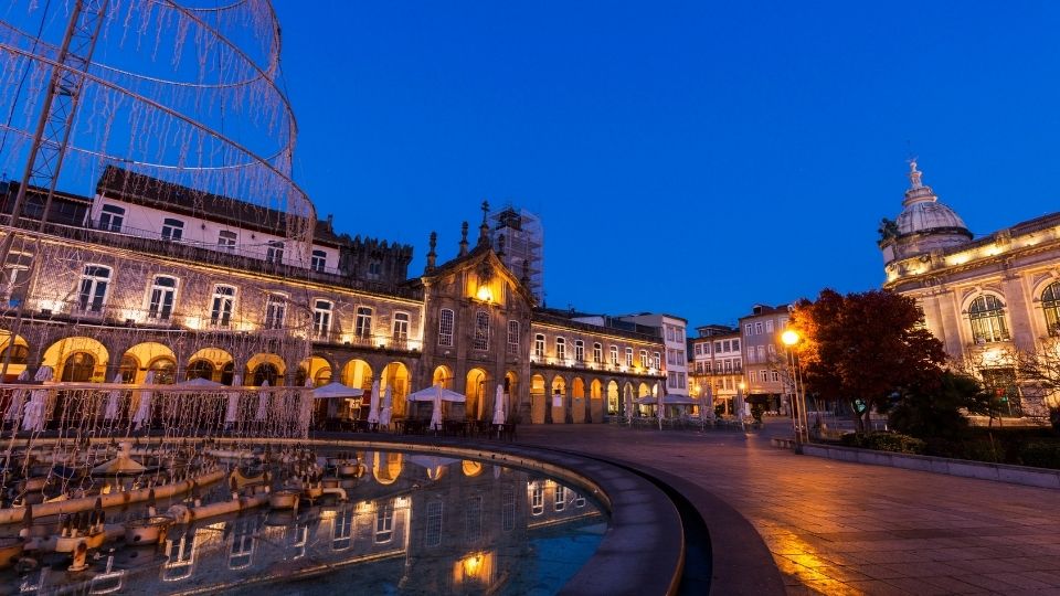 Basílica de los Congregados y Plaza de la República