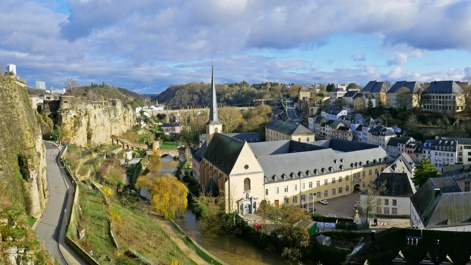 Chemin de la Corniche e Abadia de Neumünster