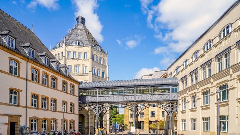 Cidade Judiciária e Plateau du Saint-Esprit