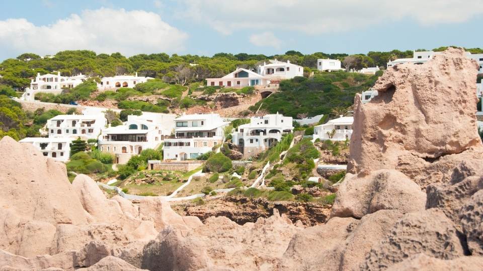 Cala Morell y su necrópolis