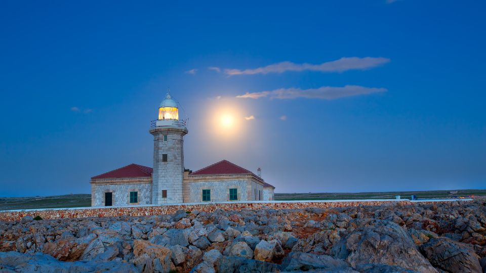 Faro de Punta Nati