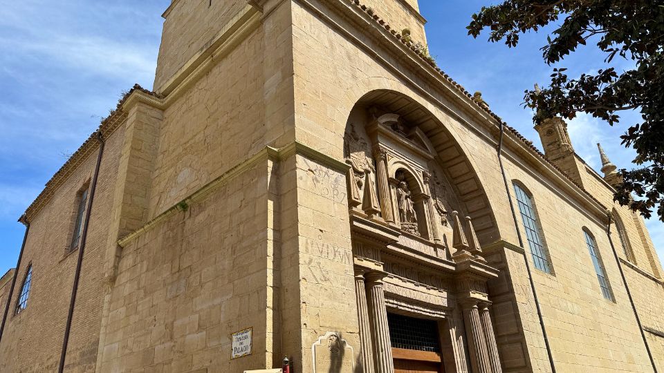  Iglesia de Santa María de Palacio