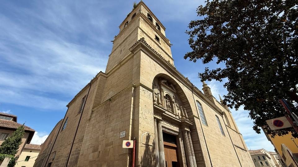  Iglesia de Santa María de Palacio