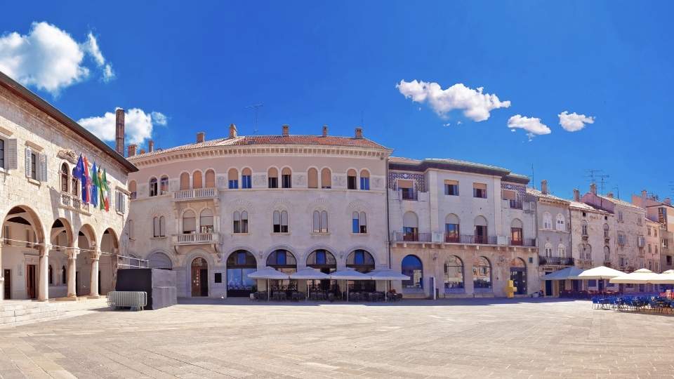 Plaza del Foro - Templo de Augusto