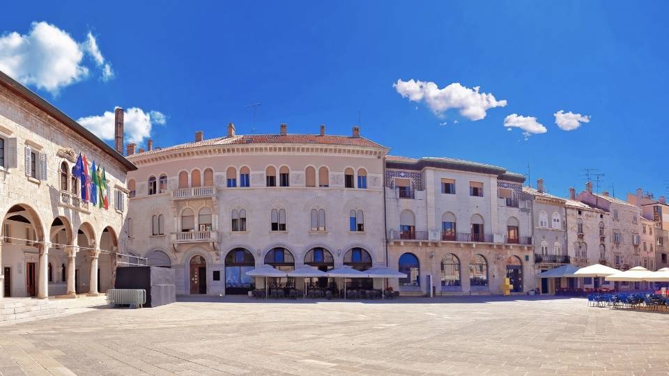 Plaza del Foro y Templo de Augusto