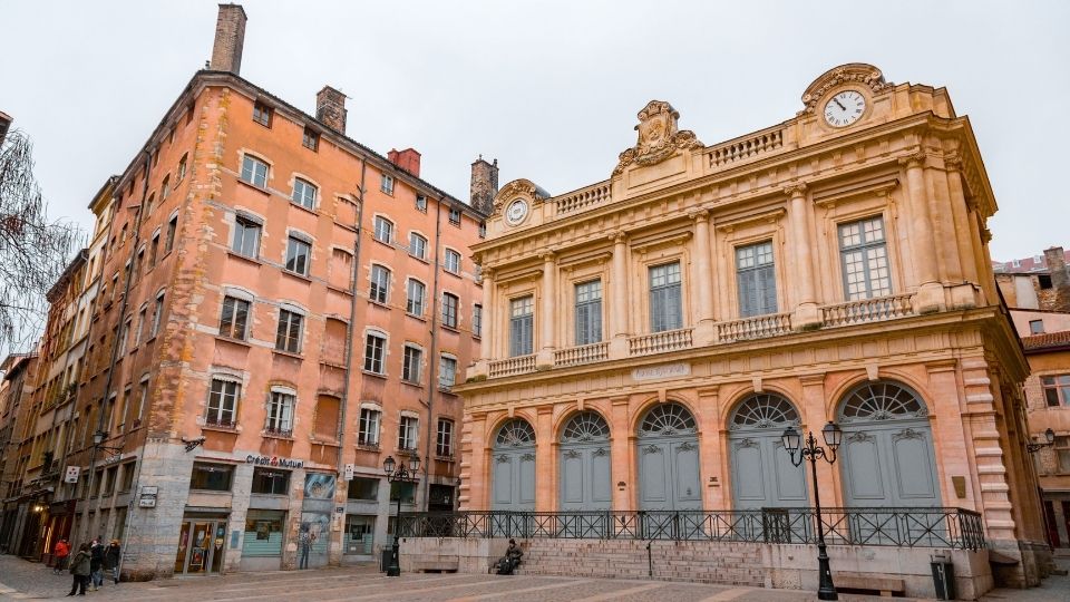 Piazza della Borsa e Casa Thomassin