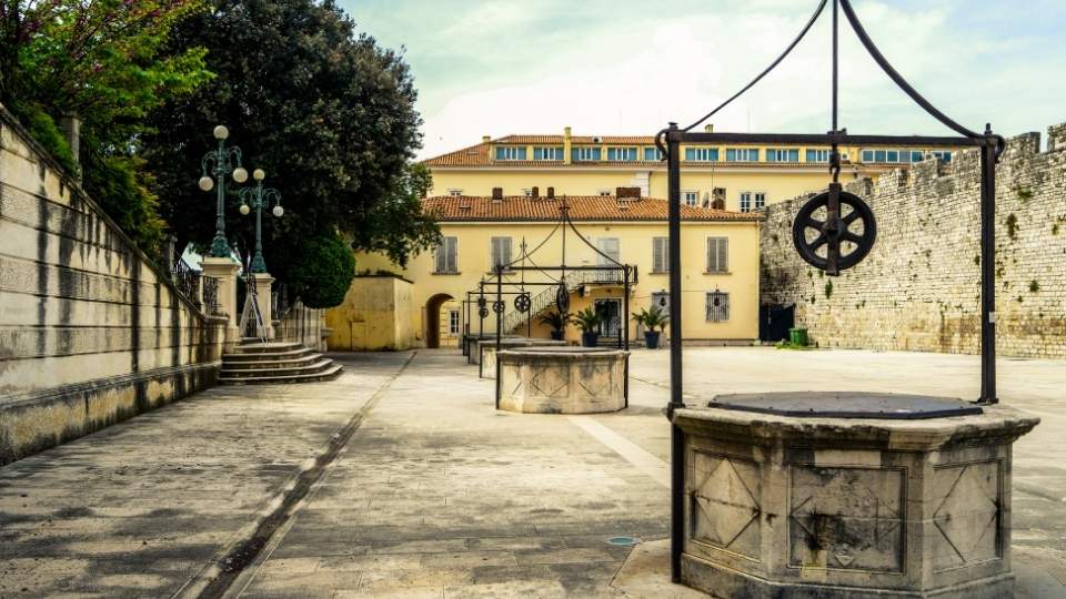 Plaza de los Cinco Pozos